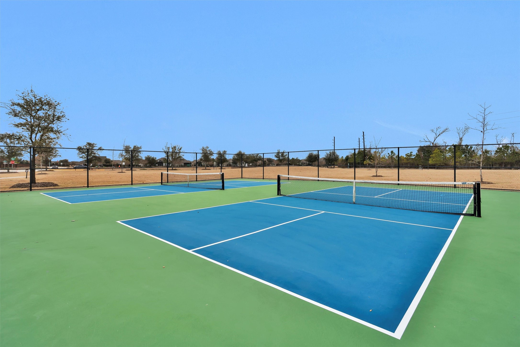 3622 Lister Drive Rosharon, TX 77583 - Photo 40 of 49 Pickleball or Tennis court for Meridiana Residents.