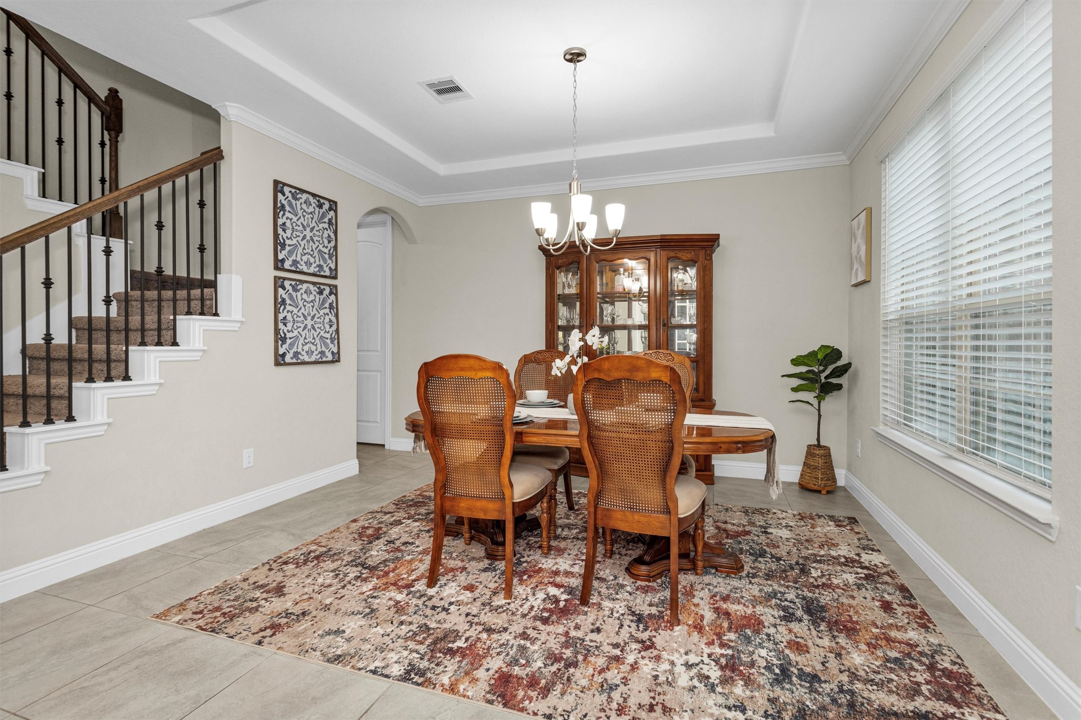 3622 Lister Drive Rosharon, TX 77583 - Photo 6 of 49 This large formal dining room will wow your guests as soon as they enter your home!