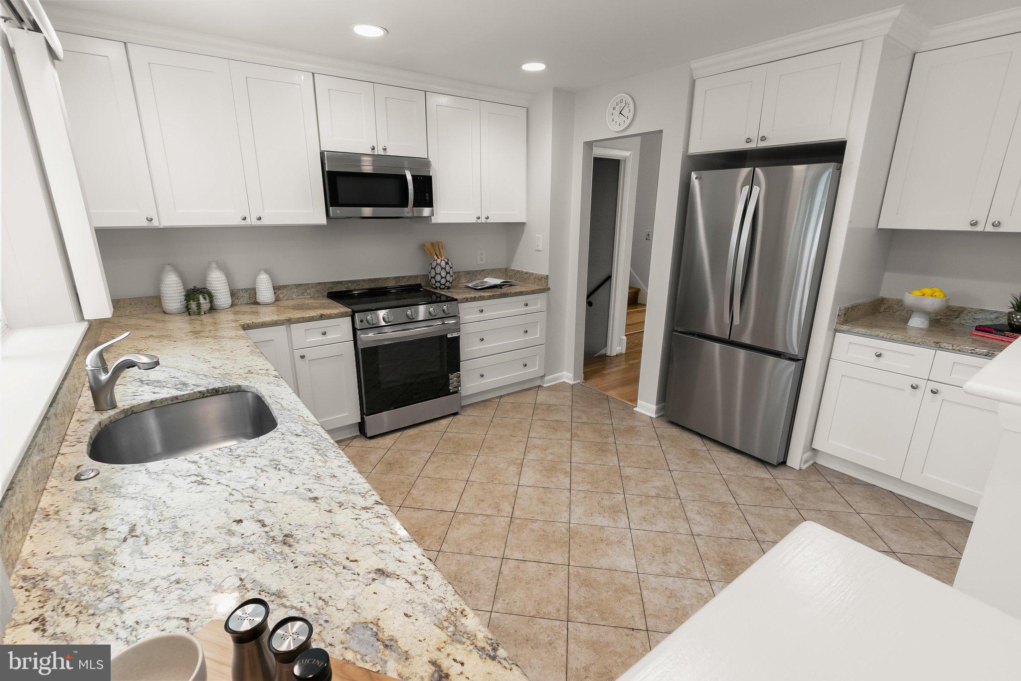8212 Hawthorne Road Bethesda, MD 20817 - Photo 25 of 67 Kitchen with granite countertops