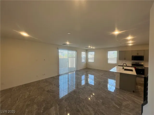 $2,700 | 6634 Tumoulin Street, Las Vegas, NV 89148