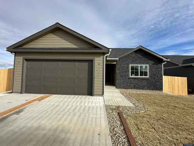 $399,900 | 4588 Shale Circle, Mills, WY 82644