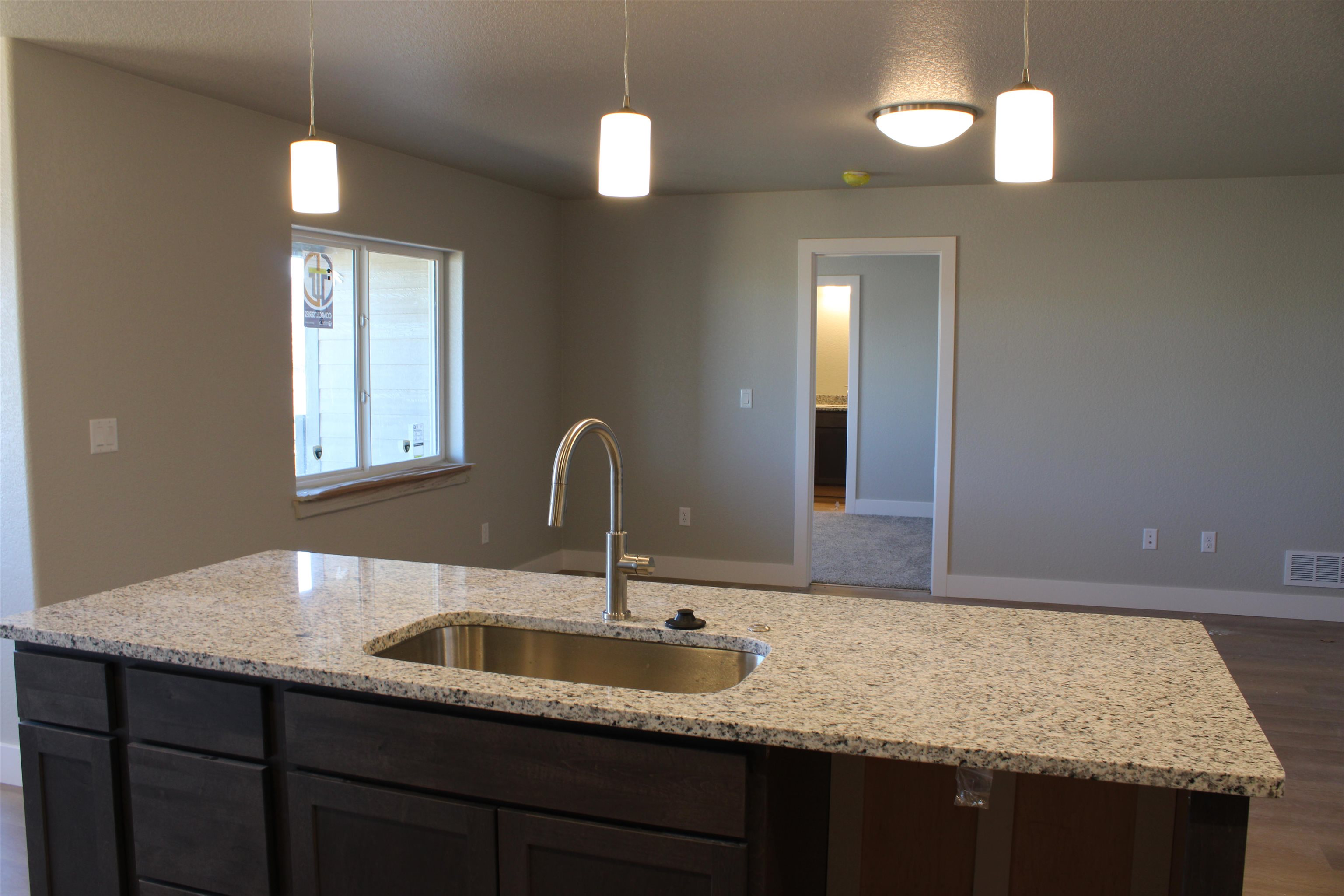 4588 Shale Circle Mills, WY 82644 - Photo 4 of 10