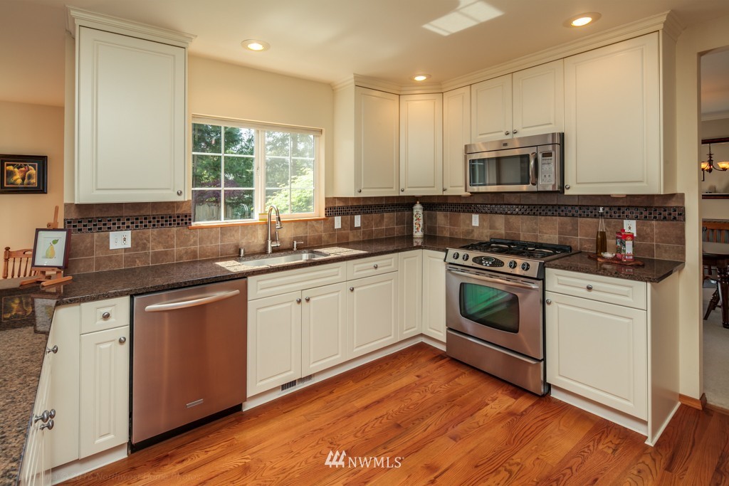 1919 Rhododendron Way Bellingham, WA 98229 - Photo 8 of 25 Gallery Image 8