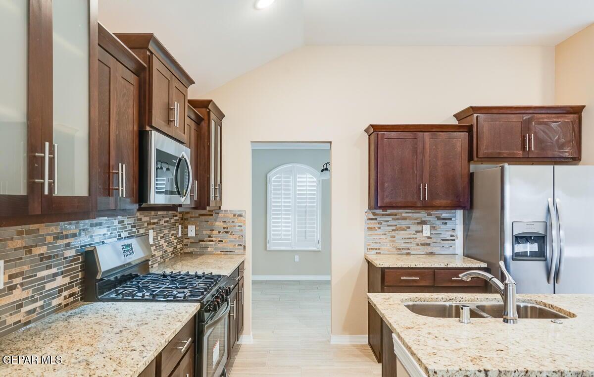 12416 Oconee Place Clint, TX 79836 - Photo 19 of 35 20230524225101302764000000-o