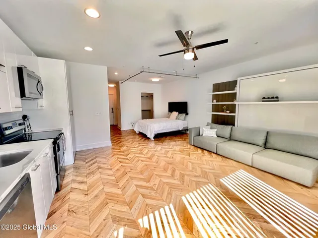 $1,980 | 25 Whistler Court, Unit 209, Saratoga Springs, NY 12866