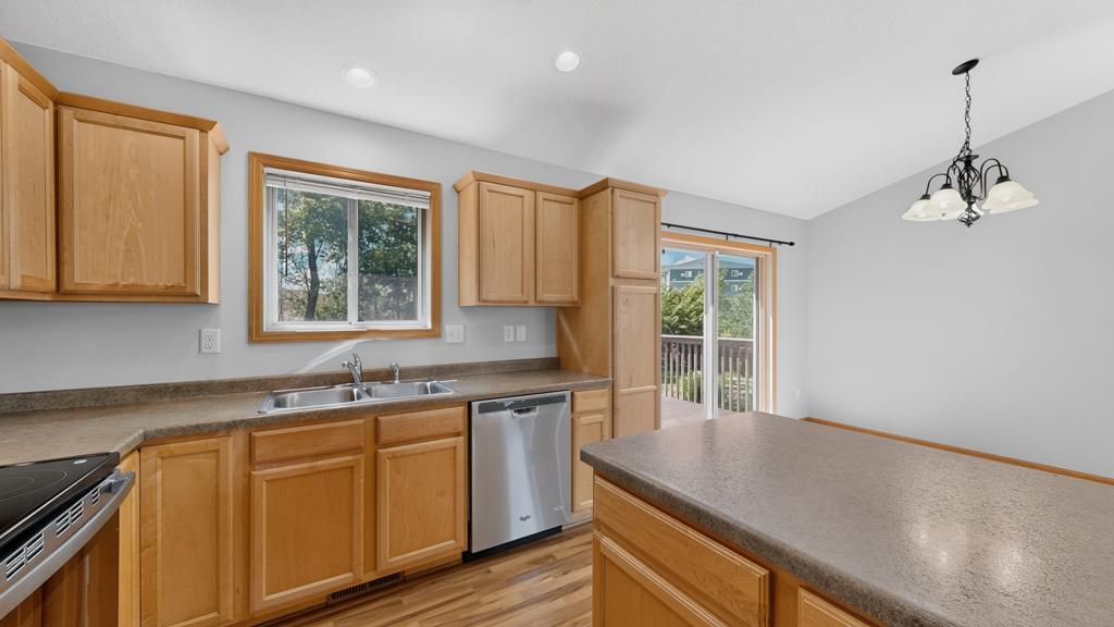 3909 46 Avenue Northwest Rochester, MN 55901 - Photo 18 of 36
