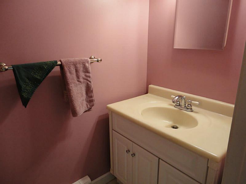 1175 Diamond Hill Road, Unit 404 Woonsocket, RI 02895 - Photo 14 of 17 Bathroom.