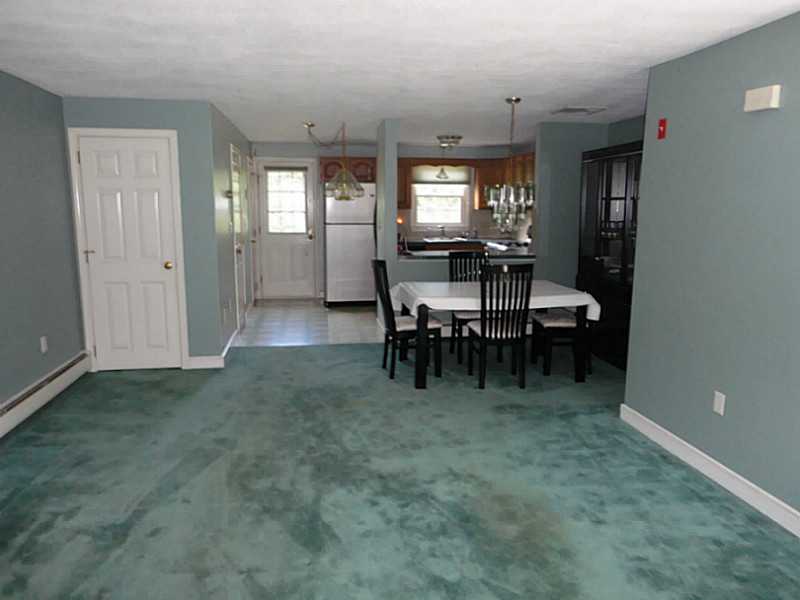 1175 Diamond Hill Road, Unit 404 Woonsocket, RI 02895 - Photo 7 of 17 Living Room.