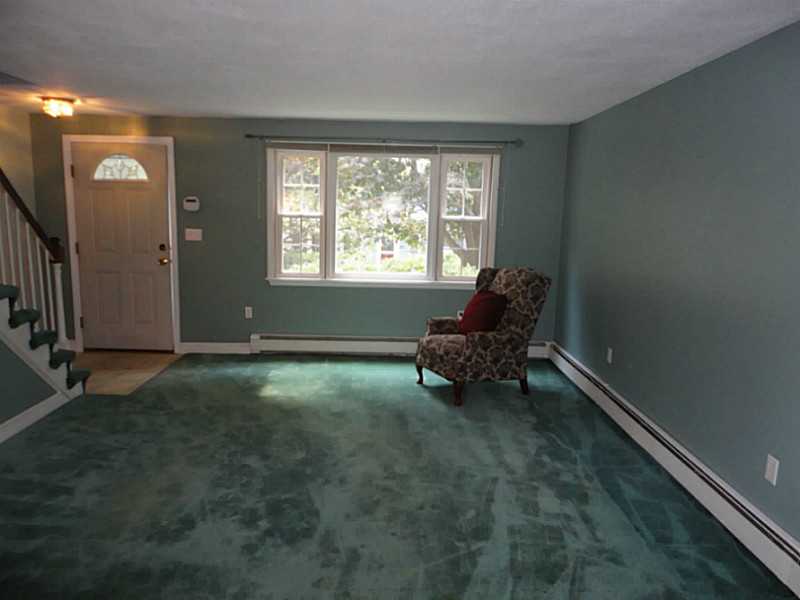 1175 Diamond Hill Road, Unit 404 Woonsocket, RI 02895 - Photo 8 of 17 Living Room.