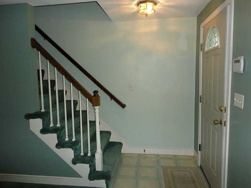1175 Diamond Hill Road, Unit 404 Woonsocket, RI 02895 - Photo 9 of 17 Entry.