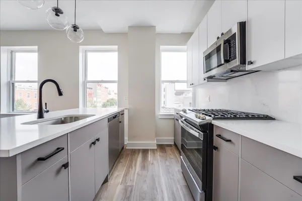 $5,000 | 237 Washington Street, Unit 402, Hoboken, NJ 07030