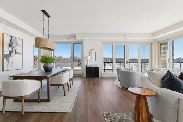 $1,100,000 | 4100 Shoreline Drive, Unit S206, Spring Park, MN 55384