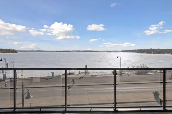 $1,100,000 | 4100 Shoreline Drive, Unit S206, Spring Park, MN 55384