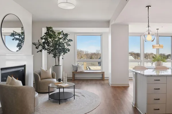 $1,100,000 | 4100 Shoreline Drive, Unit S206, Spring Park, MN 55384