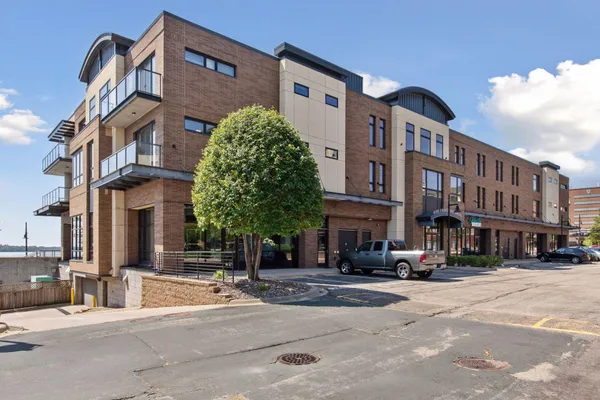 $1,100,000 | 4100 Shoreline Drive, Unit S206, Spring Park, MN 55384