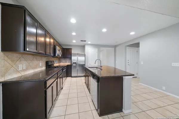 $1,875 | 11147 Palomino Bluff, San Antonio, TX 78245
