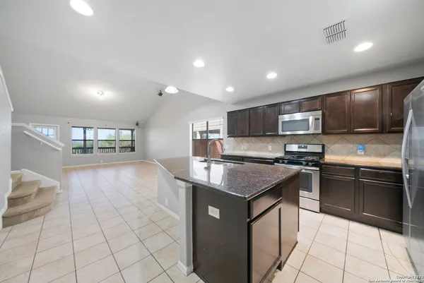$1,875 | 11147 Palomino Bluff, San Antonio, TX 78245