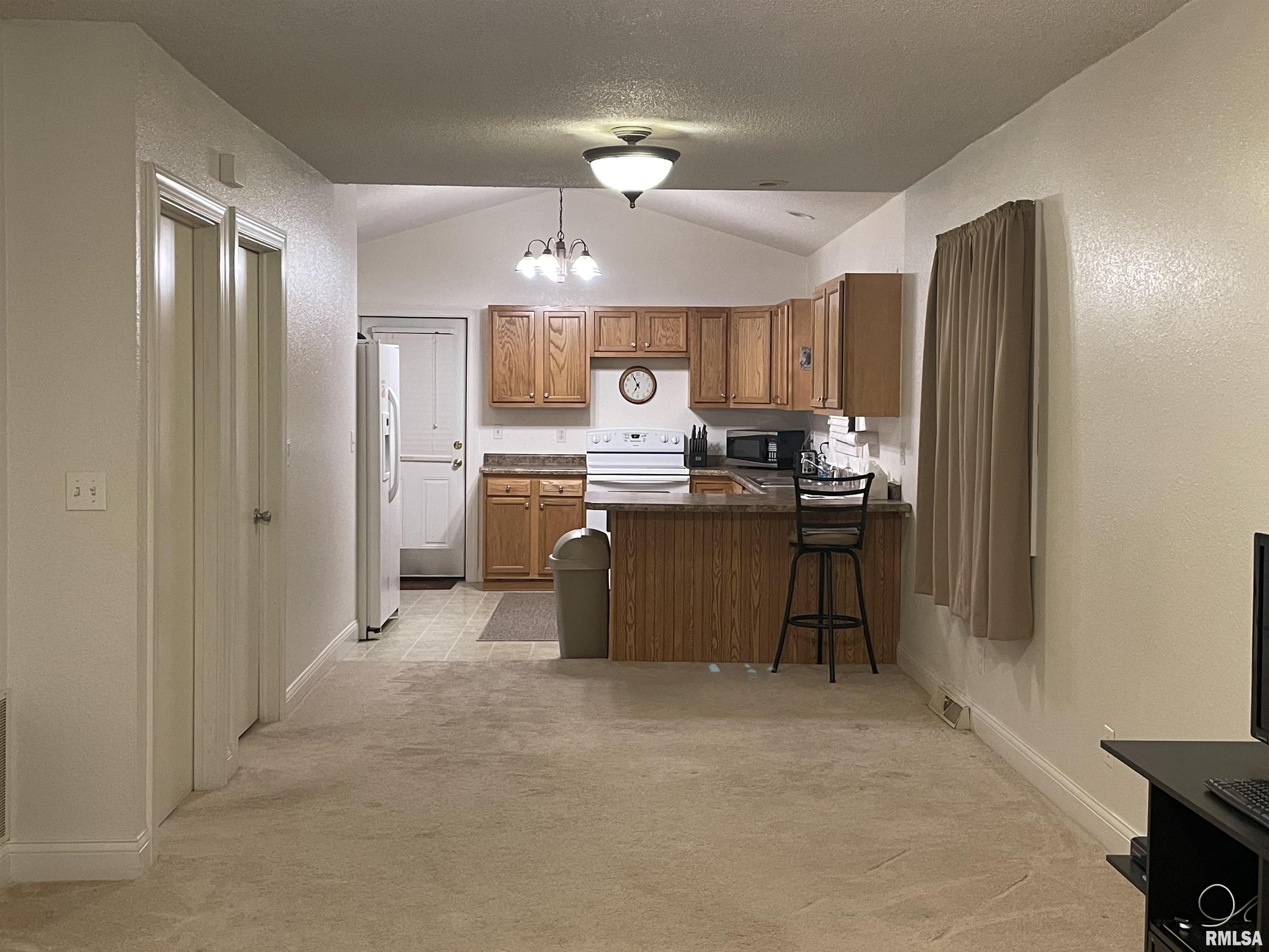 2019 Pershing Boulevard Clinton, IA 52732 - Photo 8 of 12 Gallery Image 8