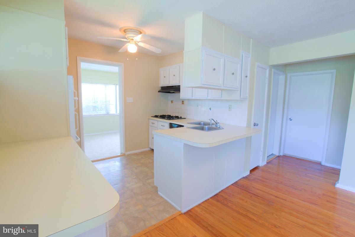 500 Overcrest Road Baltimore, MD 21286 - Photo 8 of 28 Kitchen