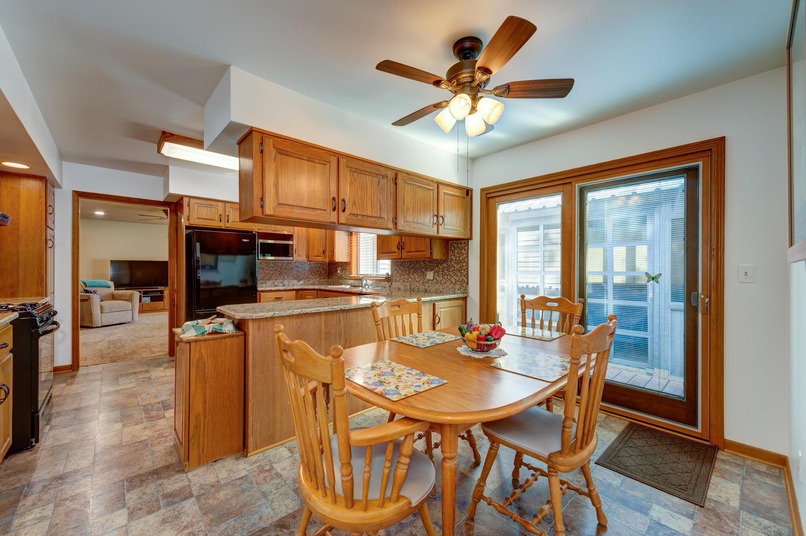 S885 Spring Green Way Batavia, IL 60510 - Photo 4 of 42