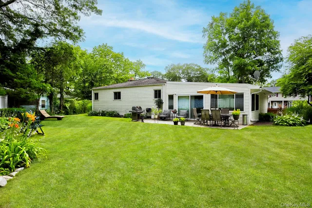 $759,000 | 7 Bartel Place, South Huntington, NY 11746