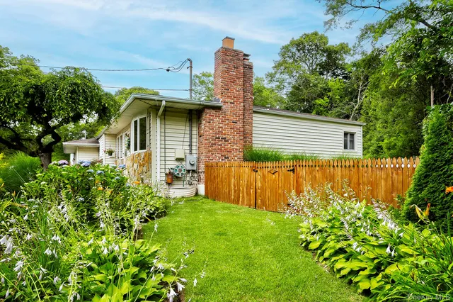 $759,000 | 7 Bartel Place, South Huntington, NY 11746