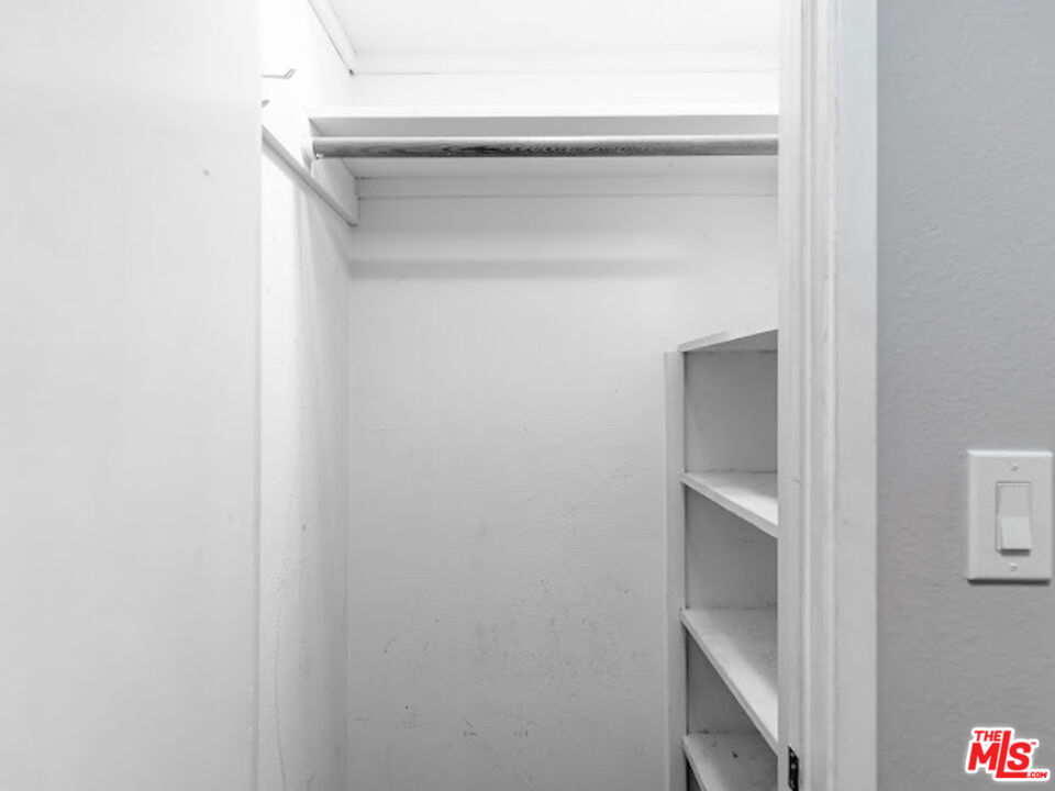 15511 Sherman Way, Unit 17 Van Nuys, CA 91406 - Photo 23 of 47