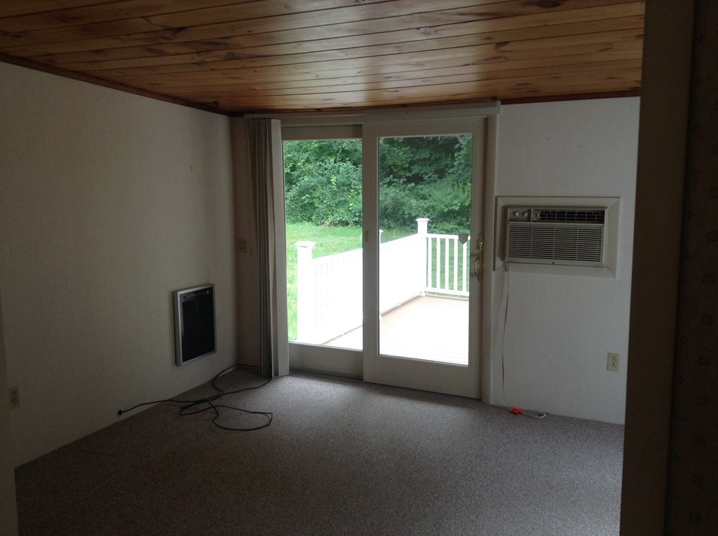84 Sutton Road Webster, MA 01570 - Photo 3 of 20