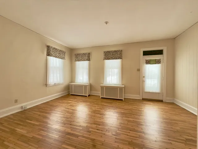 $2,400 | 717 Warner Avenue, Lemont, IL 60439