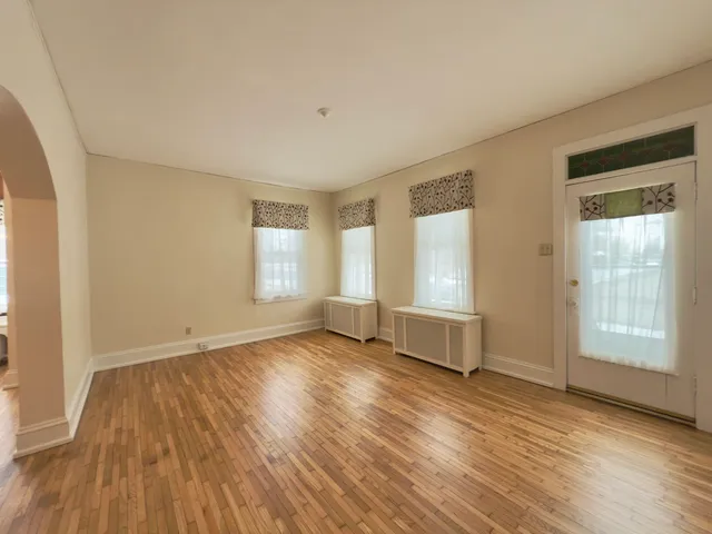 $2,400 | 717 Warner Avenue, Lemont, IL 60439