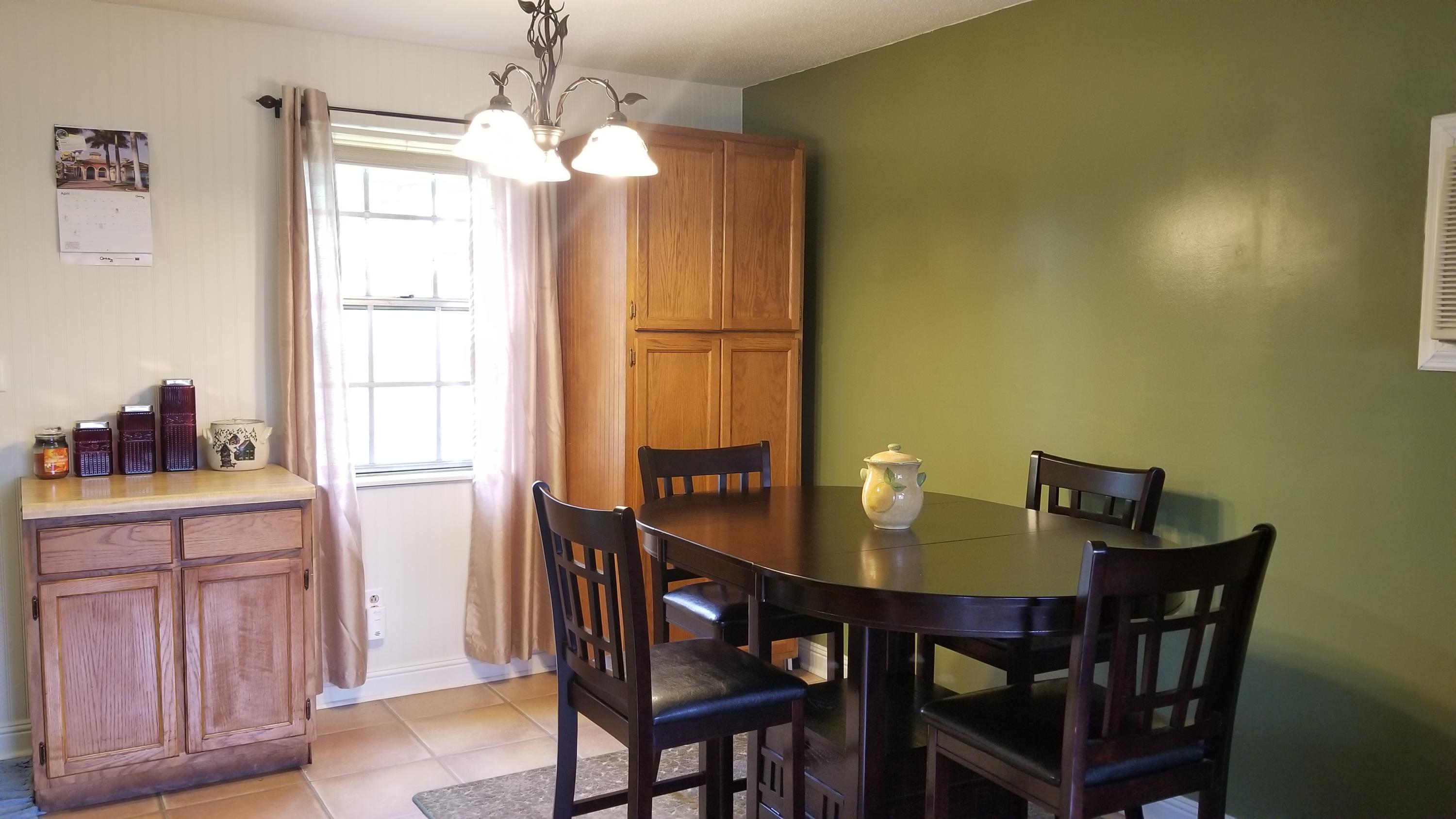401 Gold Road Jasper, TN 37347 - Photo 4 of 11 Dining Room 401 Gold Rd