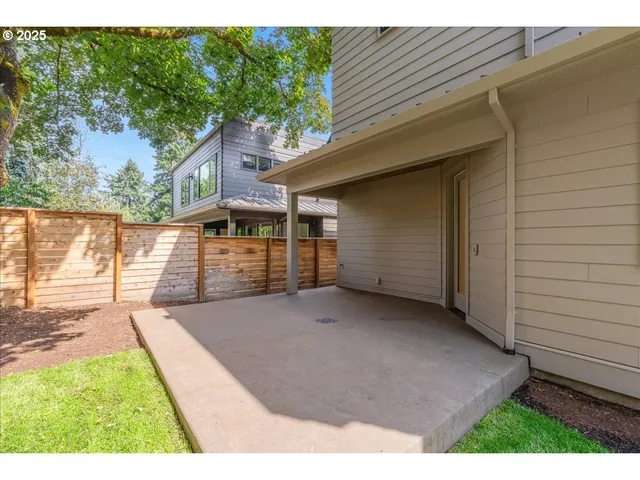 $1,565,000 | 990 Lund Street, Lake Oswego, OR 97034