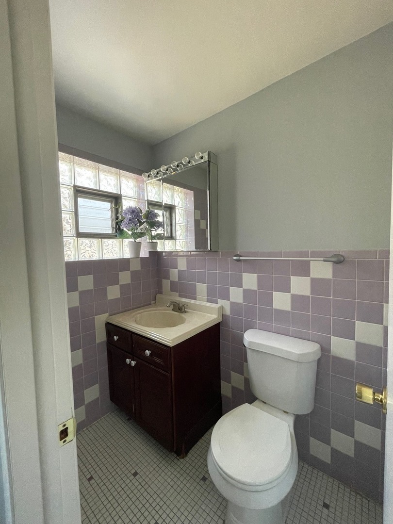 8203 Niles Center Road, Unit 3C Skokie, IL 60077 - Photo 18 of 20
