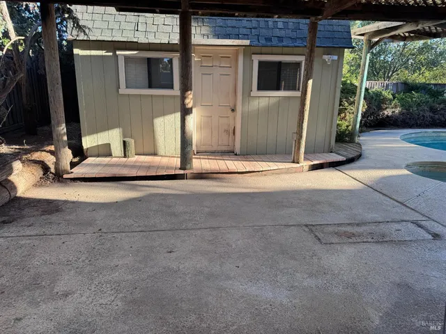 a view of a pathway of the house