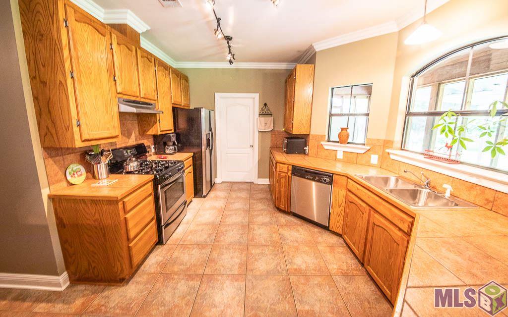 27815 Red Oak Road Livingston, LA 70754 - Photo 9 of 46 Gallery Image 9