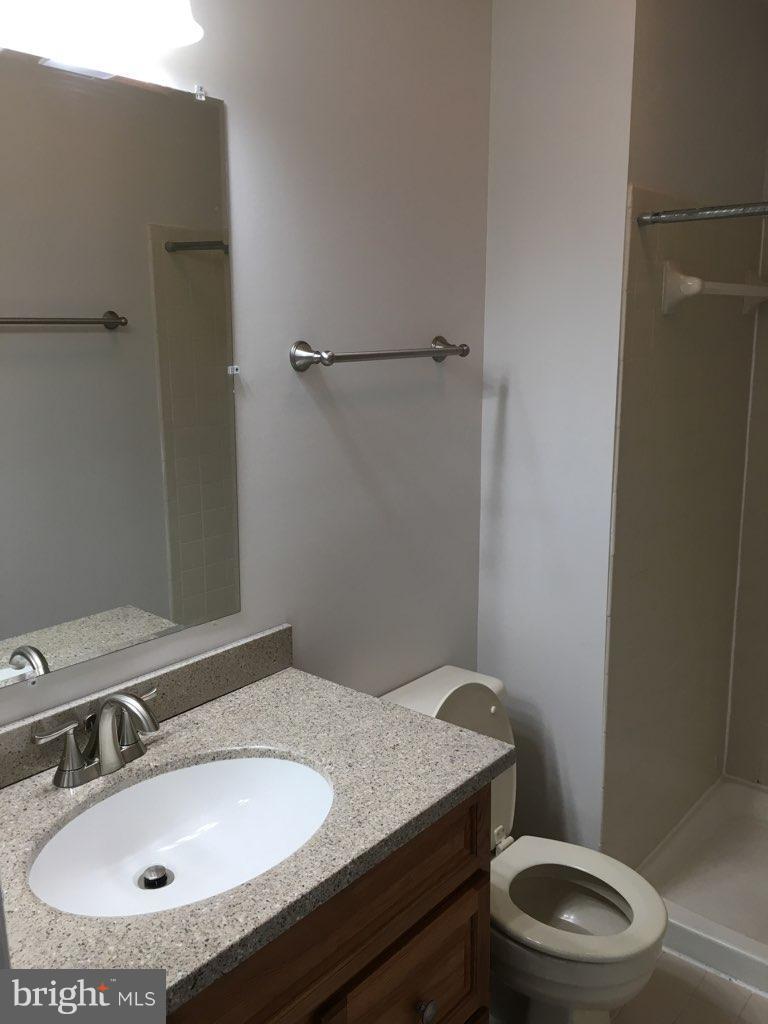 2833 Schoolhouse Circle Silver Spring, MD 20902 - Photo 11 of 15 Bath