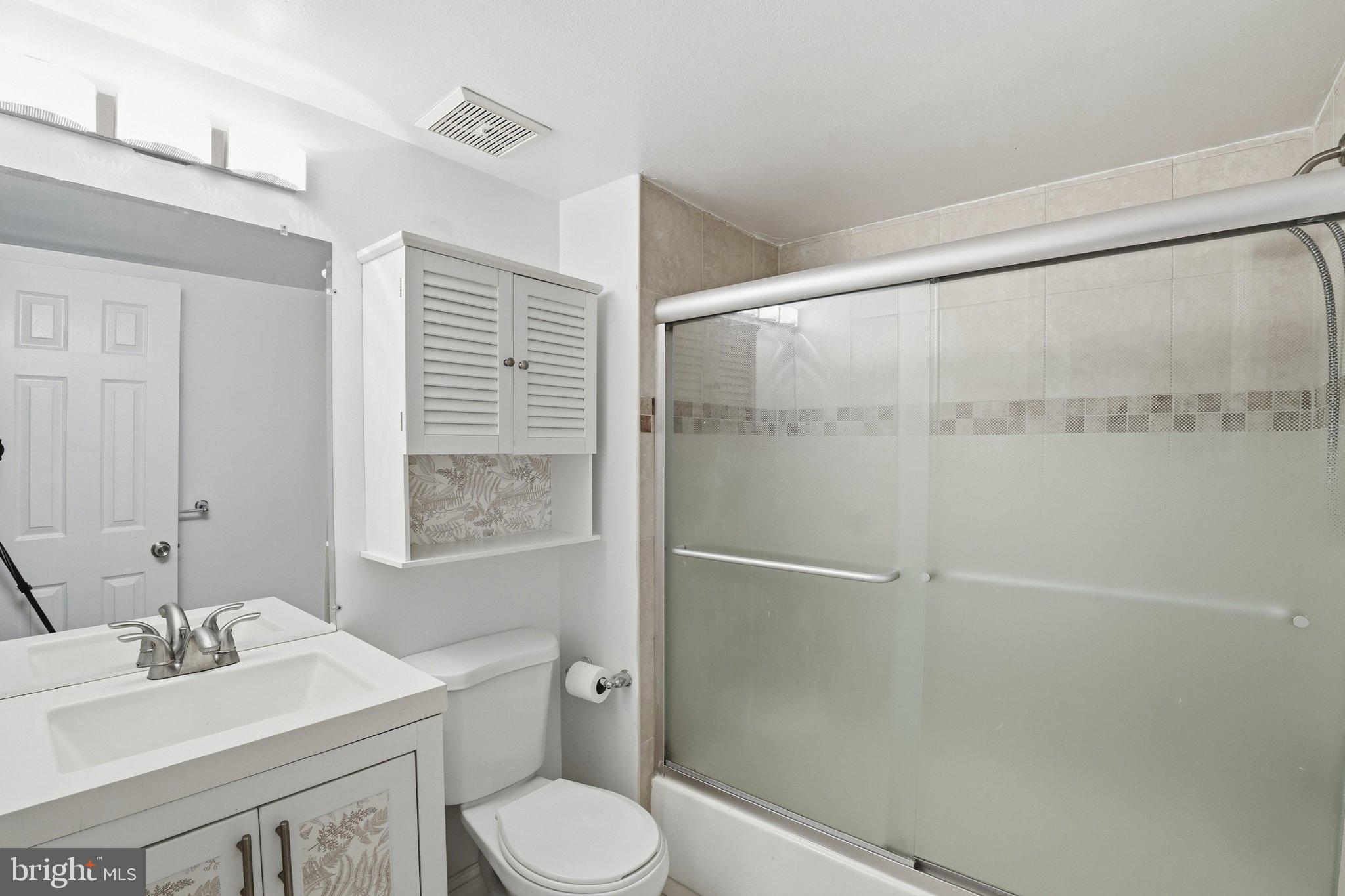 2105 Walsh View Terrace, Unit 15301 Silver Spring, MD 20902 - Photo 10 of 21 Gallery Image 10