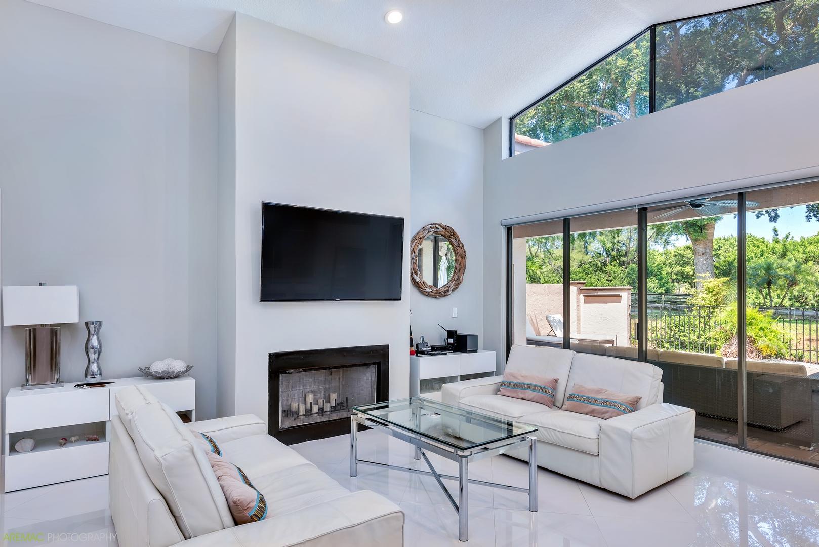 5900 Northwest 21st Avenue Boca Raton, FL 33496 - Photo 28 of 37 living area