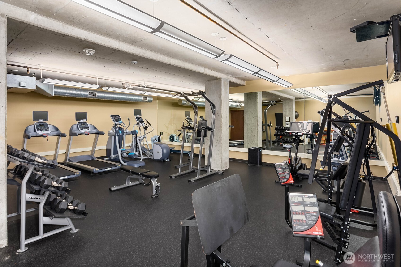 2720 3rd Avenue, Unit 314 Seattle, WA 98121 - Photo 26 of 28