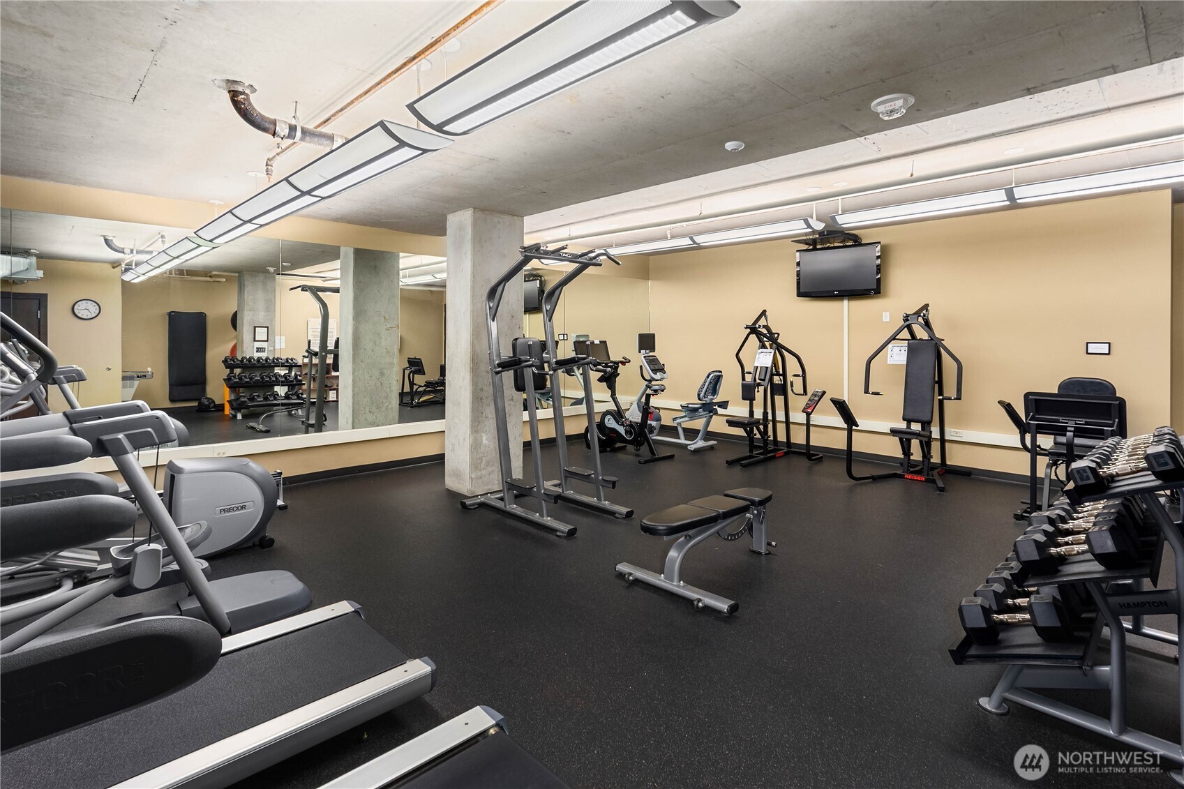 2720 3rd Avenue, Unit 314 Seattle, WA 98121 - Photo 27 of 28