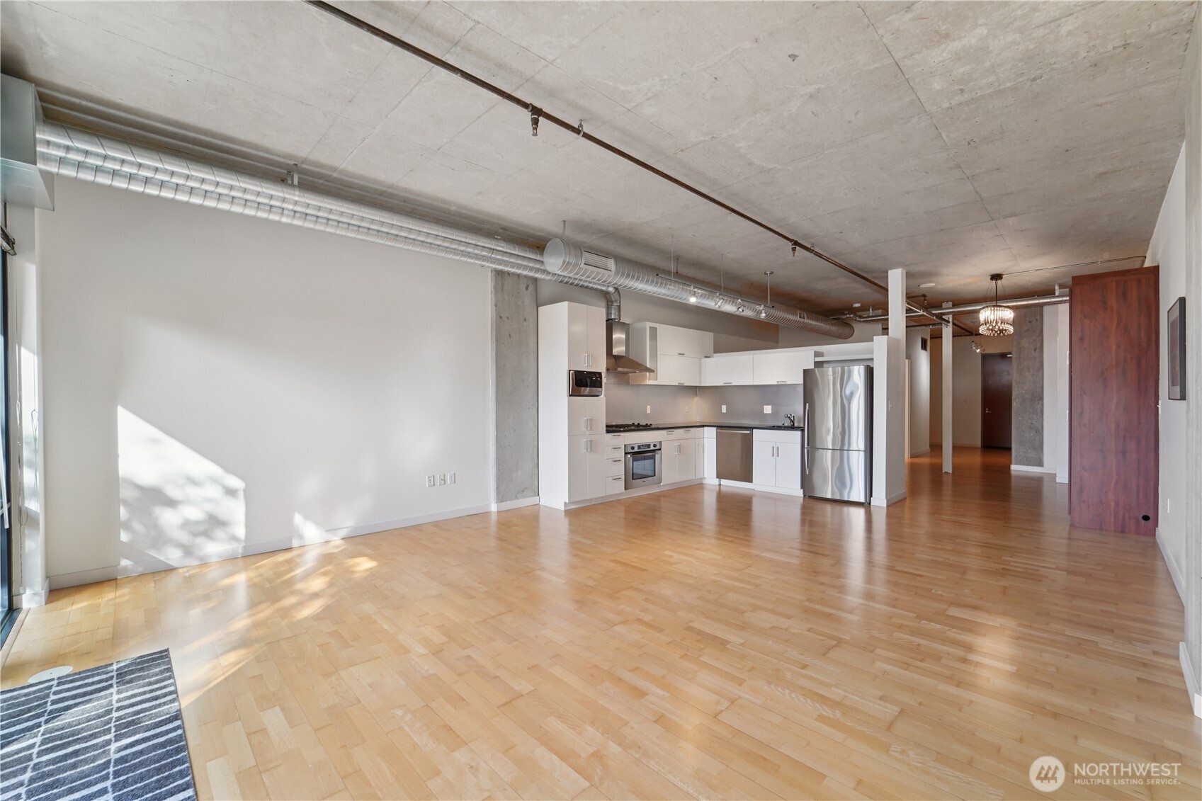 2720 3rd Avenue, Unit 314 Seattle, WA 98121 - Photo 7 of 28