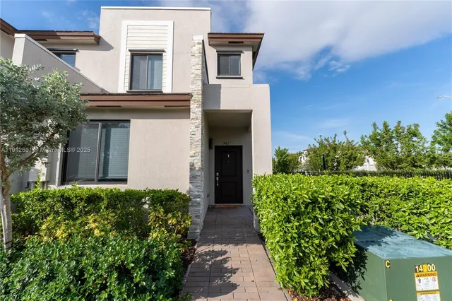 $529,998 | 561 Northeast 208th Terrace, Unit 561, Miami, FL 33179