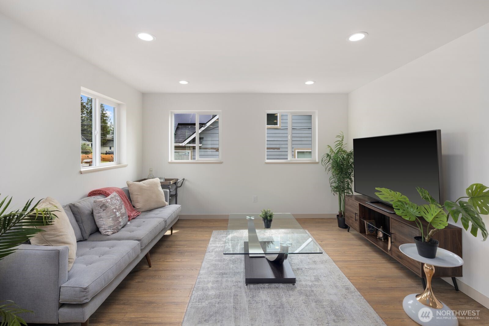 1249 Southwest 151st Street Seattle, WA 98166 - Photo 7 of 38