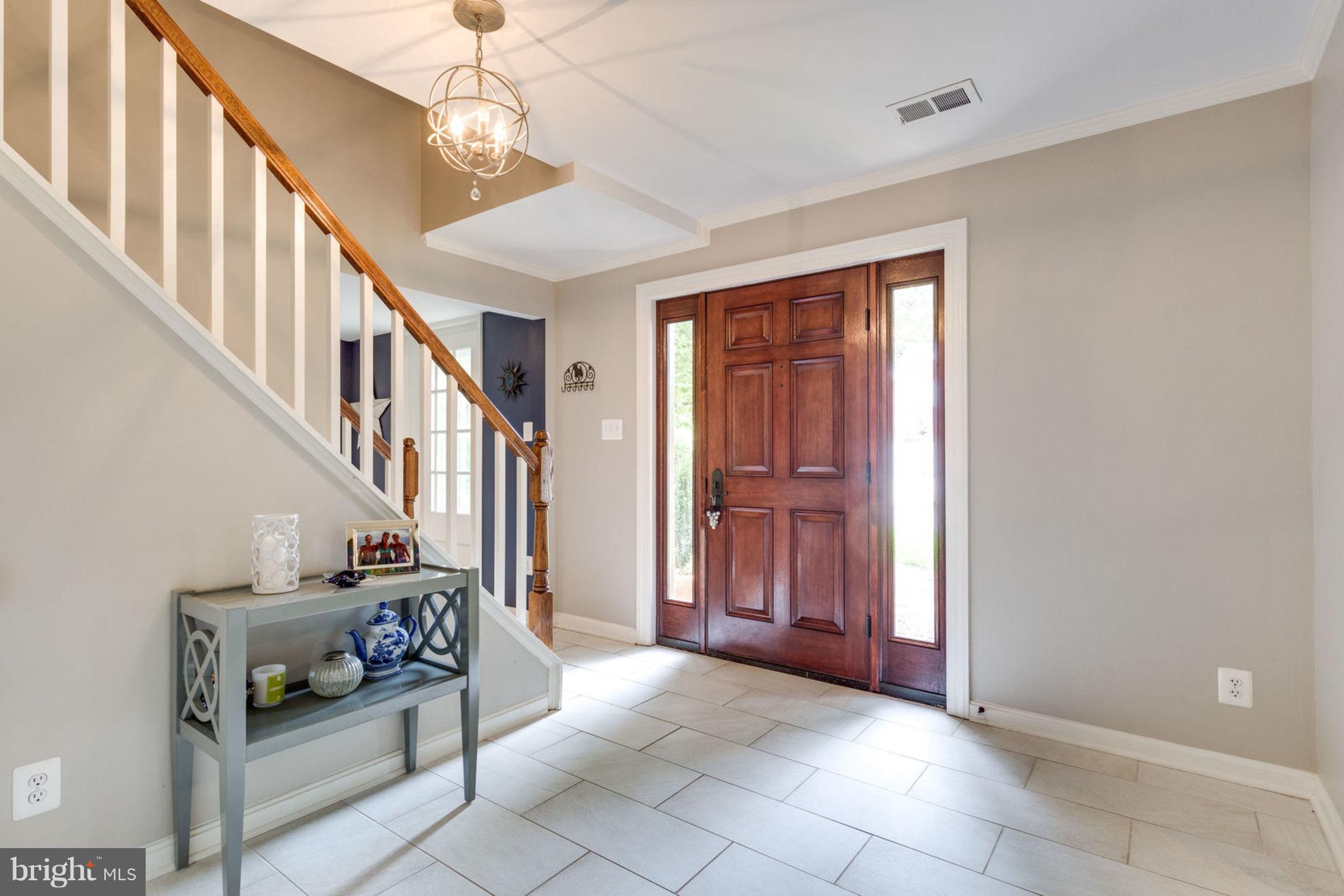 7102 Thrasher Road McLean, VA 22101 - Photo 20 of 23 Welcoming entry