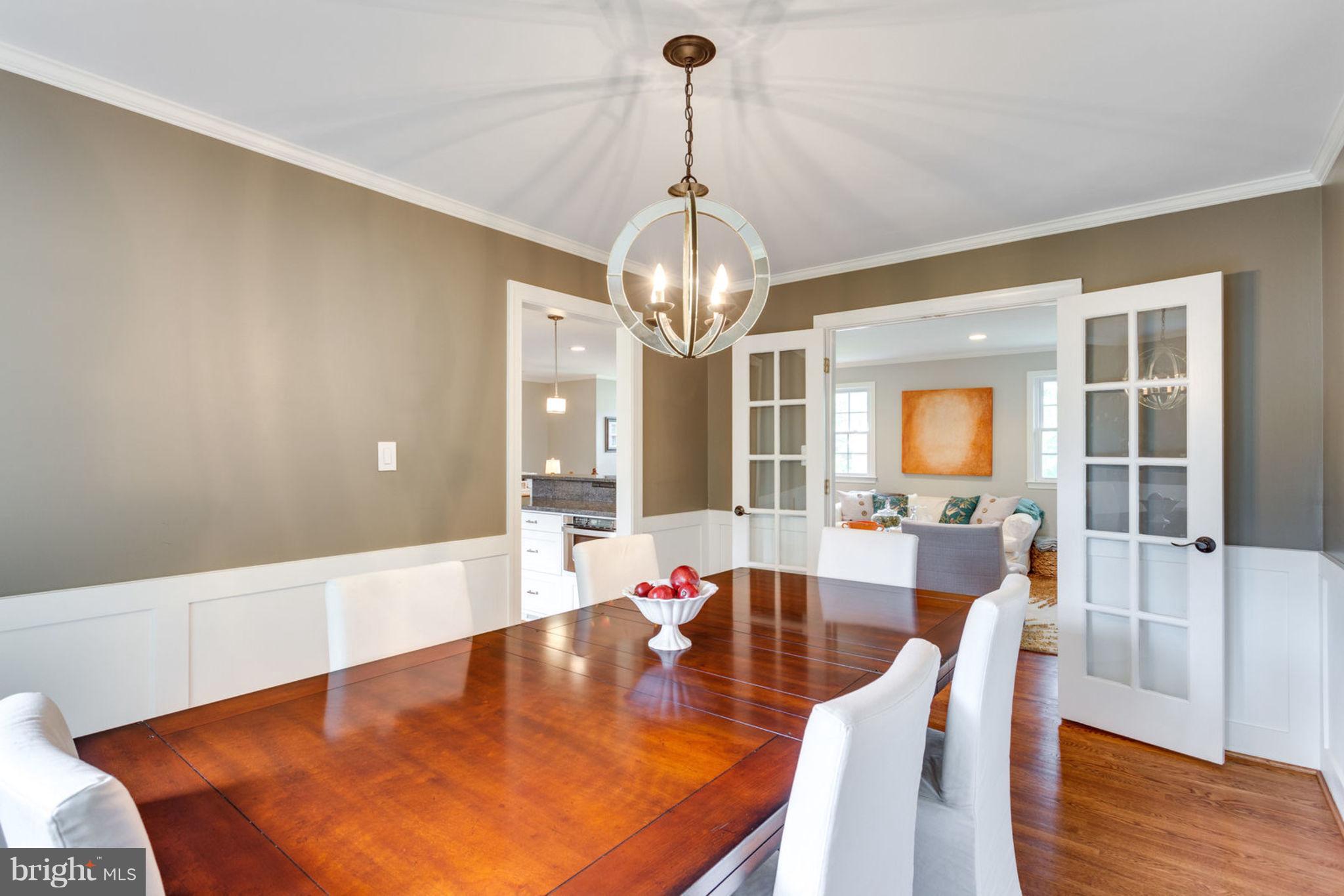 7102 Thrasher Road McLean, VA 22101 - Photo 5 of 23 Separate Dining Room