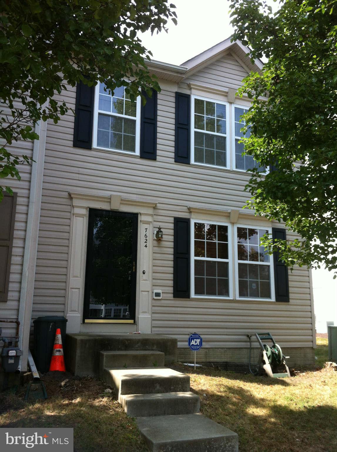 7624 Gladstone Road Windsor Mill, MD 21244 - Photo 3 of 40 Come On In!