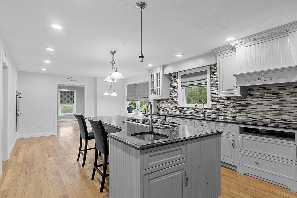 124 Catamount Road Tewksbury, MA 01876 - Photo 4 of 42 Gallery Image 4