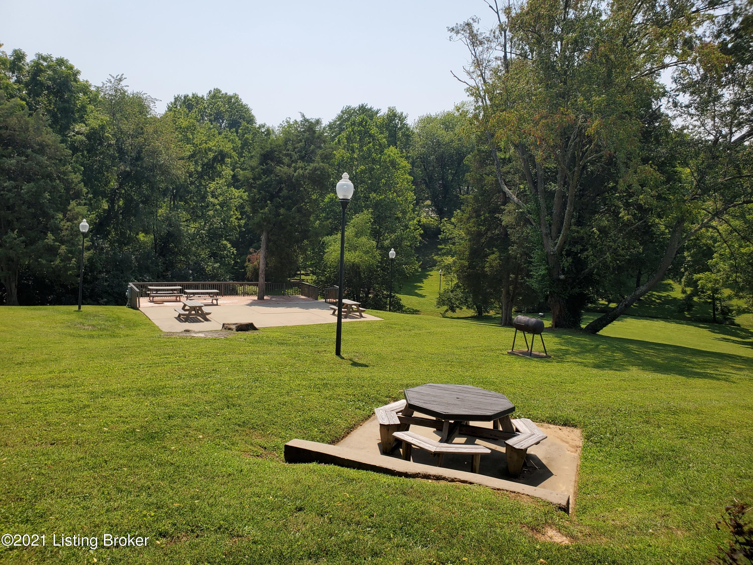 6709 Watch Hill Road Louisville, KY 40228 - Photo 41 of 43 Community Park
