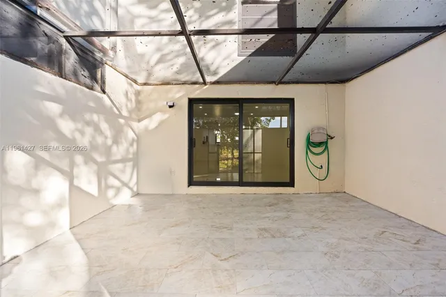 $2,700 | 9740 Northwest 10th Street, Unit 82, Pembroke Pines, FL 33024