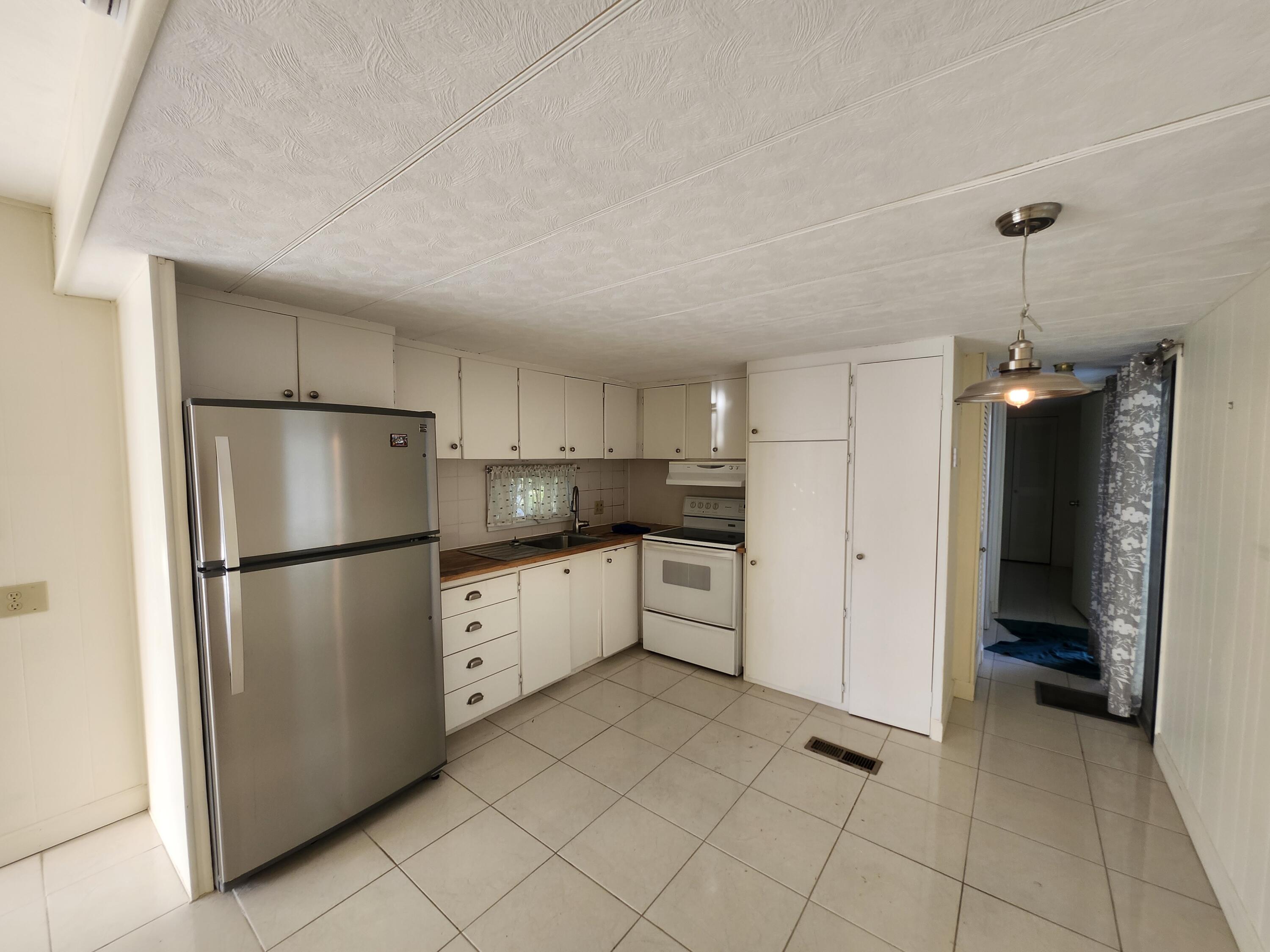 2011 Southwest 84th Avenue Davie, FL 33324 - Photo 11 of 28 1000030807